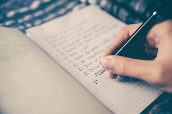 body-checklist-notebook-glenn-carstens-peters-unsplash