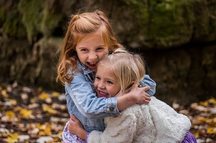 body-children-hugging-girls