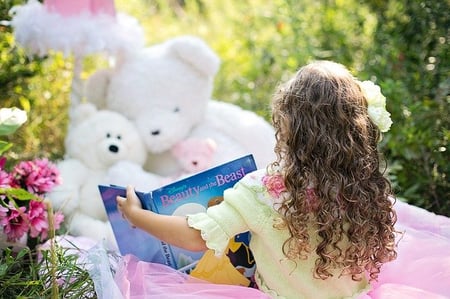 body-little-girl-reading-preschooler