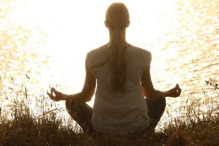 body-meditation-lake