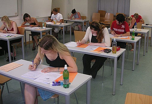 body-test-taking-students