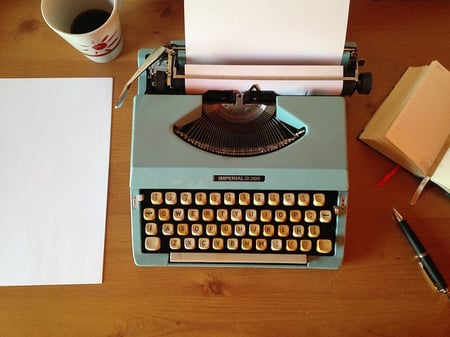 essay for application to university body-typewriter-writing-desk-cc0