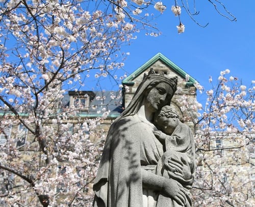 body_catholic_university_of_america_statue