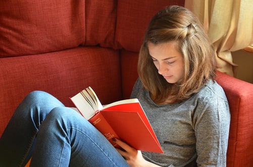 body_girl_reading_book