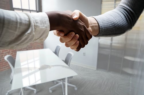 describe yourself college essay sample body_job_interview_handshake