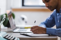 body_laptop_taking_notes