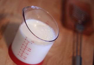 body_milk_measuring_cup