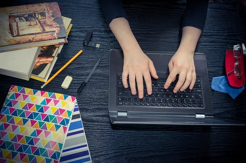 describe yourself college essay sample body_student_typing_computer