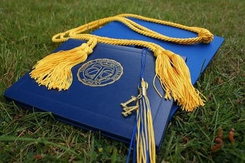 feature_graduationcap-cc0