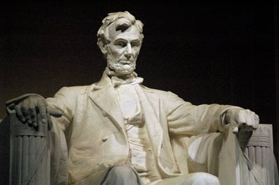 hot topics to write a research paper on main_lincoln