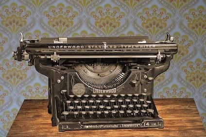typewriter-875310_640.jpg