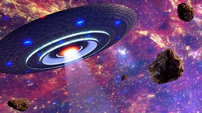uc essay prompt guide ufo-788746_640.jpg